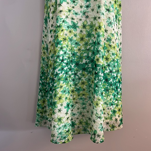 CALVIN KLEIN. Floral green swing dress/fully lined - Picture 3 of 8